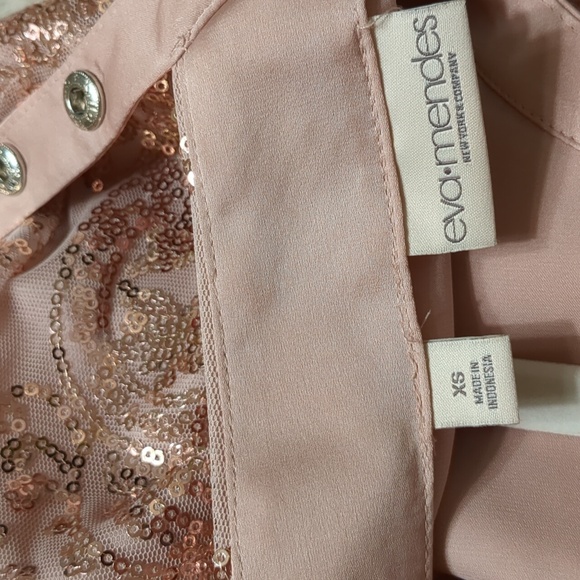 Eva Mendes | New York & Company | Pink Rose Gold Sequin Top XS - Picture 6 of 8